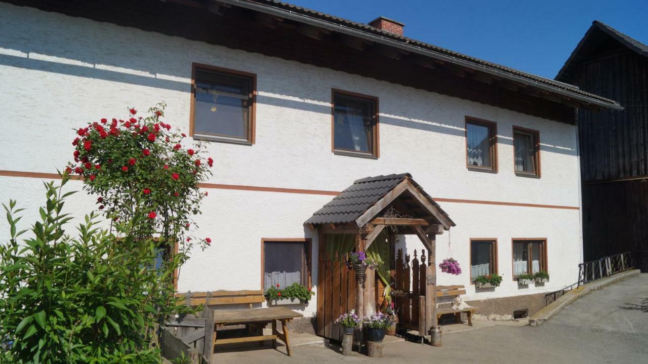 Ferienwohnung Auf Einem Richtigen Bauernhof Finkenstein am Faaker See Bagian luar foto